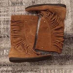 Minnetonka Suede Fringe Boots Brown Size 9.5 EUC